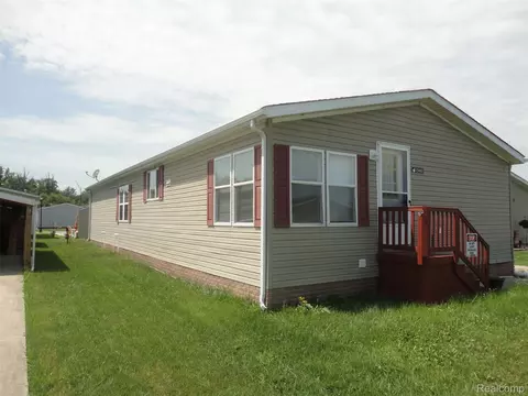 13463 Pear St, Ash, MI 48117