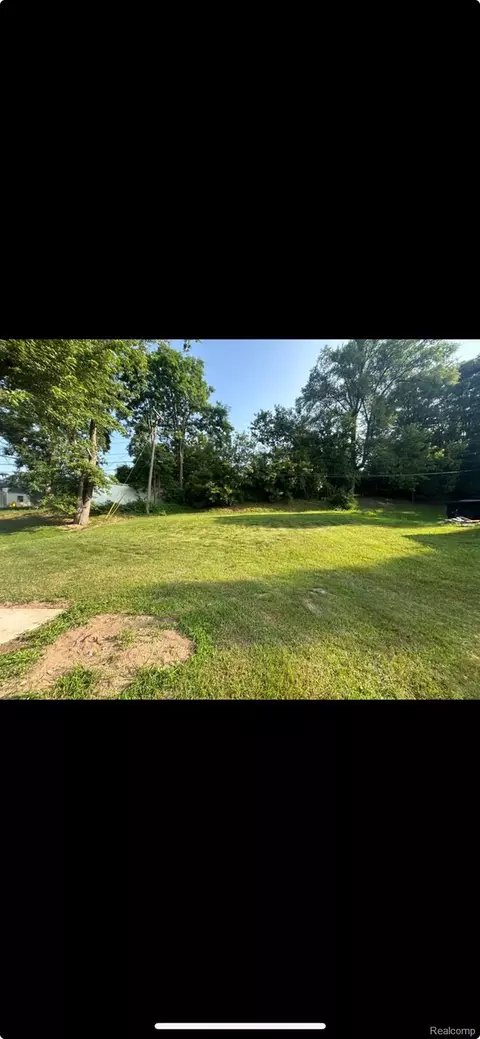 2087 E Walton Blvd, Auburn Hills, MI 48326