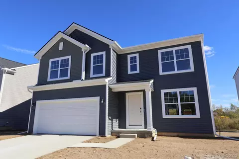 422 Hidden Riv W, Holly, MI 48442