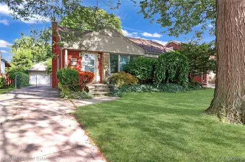 8027 Kolb Ave, Allen Park, MI 48101