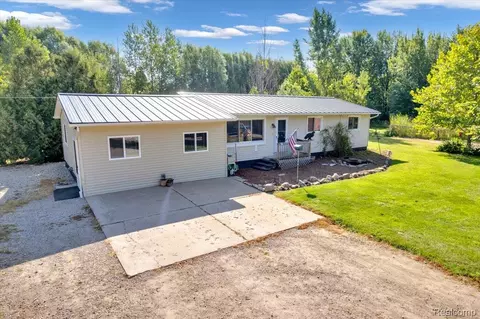 15545 Almont Rd, Berlin, MI 48002