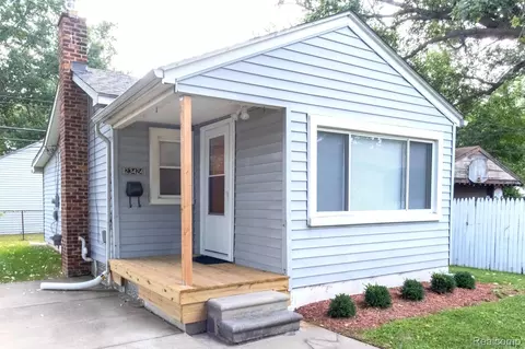 23424 Hoover Ave, Hazel Park, MI 48030