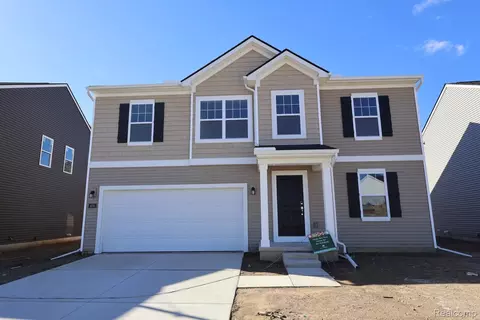 439 Hidden Riv W, Holly, MI 48442
