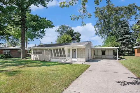 18795 Blue Skies St, Livonia, MI 48152