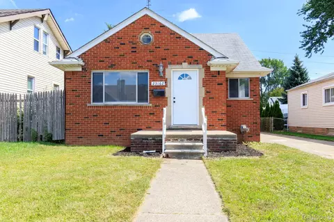 23162 Lambrecht Ave, Eastpointe, MI 48021