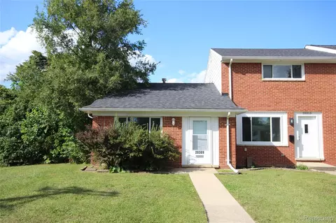 20309 Abrahm St, Clinton Township, MI 48035
