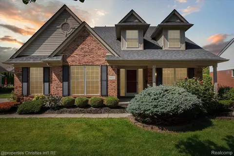 4831 Sunderland Dr, Sterling Heights, MI 48314