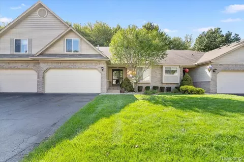 17452 Ava Ct, Huron, MI 48164