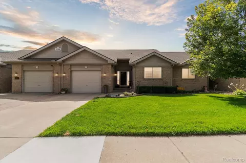 22185 Quail Run Cir #3, South Lyon, MI 48178