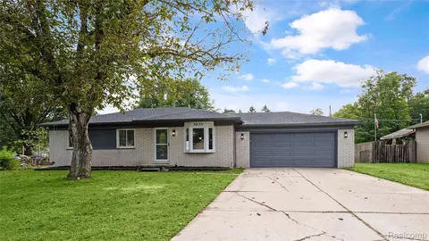 38120 Winkler St, Harrison, MI 48045