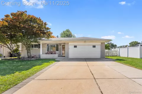 22019 Hanover Ct, Woodhaven, MI 48183
