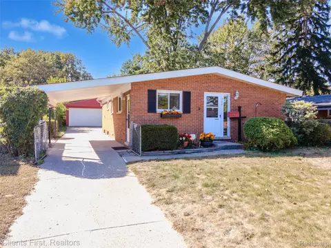 366 S Wildwood St, Westland, MI 48186