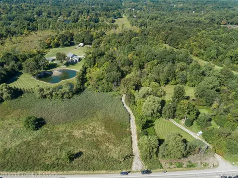 000 Ortonville Rd, Brandon, MI 48348