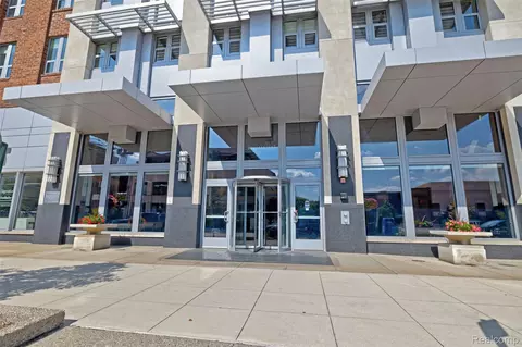 411 S Old Woodward Ave #1022, Birmingham, MI 48009