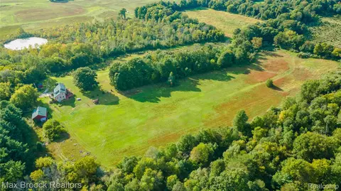 4700 Stanley Rd, Columbiaville, MI 48421