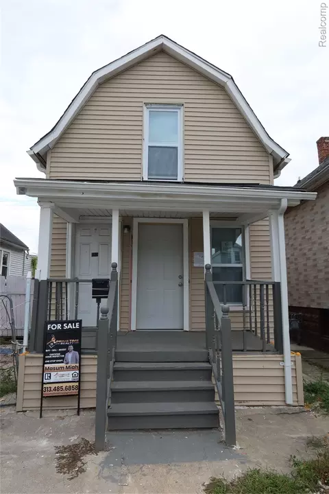 12661 Gallagher St, Hamtramck, MI 48212