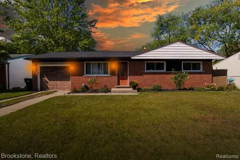 41309 Memphis Dr, Sterling Heights, MI 48313