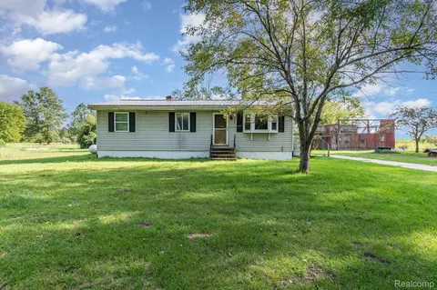 19465 Grabowski Rd, Saint Charles, MI 48655