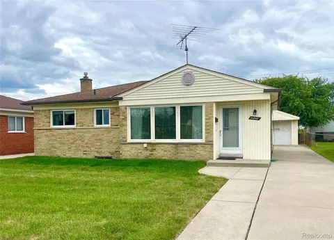 24945 Hayes St, Taylor, MI 48180