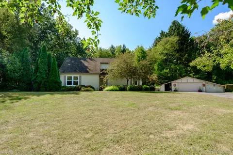 39925 Willis Rd, Sumpter, MI 48111