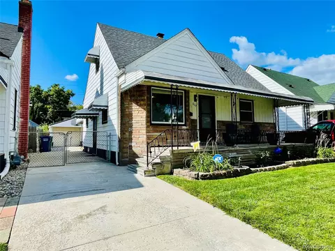 829 Cleveland Ave, Lincoln Park, MI 48146