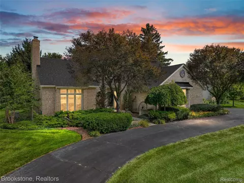 3631 Elder Rd S, West Bloomfield, MI 48324