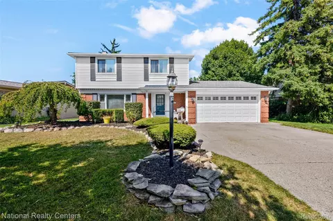39050 Lyndon St, Livonia, MI 48154