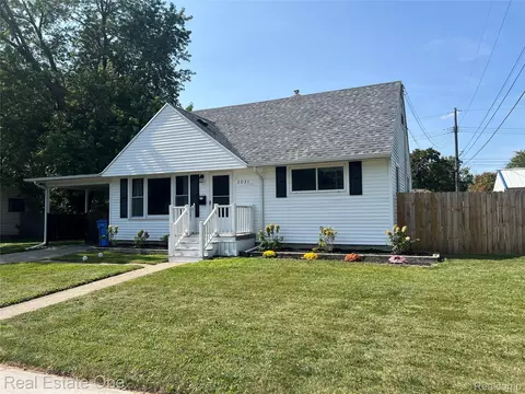 3031 Amherst Dr, Lansing, MI 48906