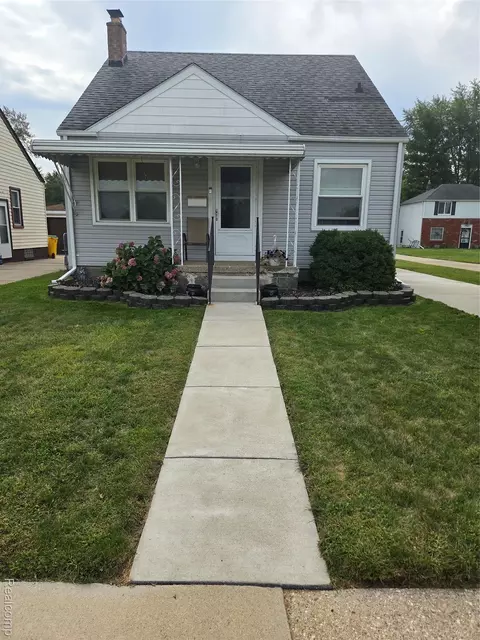 17980 Wexford St, Roseville, MI 48066