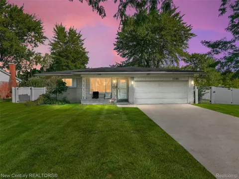 1291 Ashley Dr, Troy, MI 48085