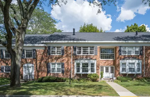 550 Billingsgate Ct #C, Bloomfield Hills, MI 48301