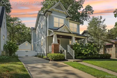 811 Maxwell Ave, Royal Oak, MI 48067