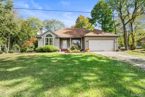 3388 Hogback Rd, Handy, MI 48836
