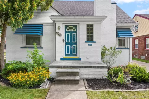 3353 Birchwood St, Trenton, MI 48183