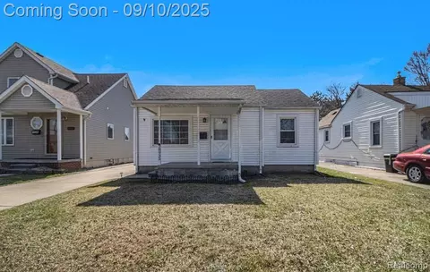 28935 Beechwood St, Garden City, MI 48135