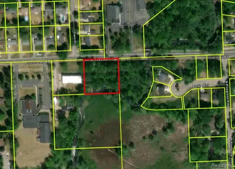 5675 Pontiac Lake Rd, Waterford, MI 48327