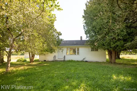 6197 Jordan Rd, Peck, MI 48466