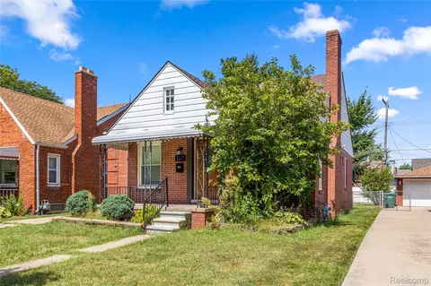 1018 Riverbank St, Lincoln Park, MI 48146
