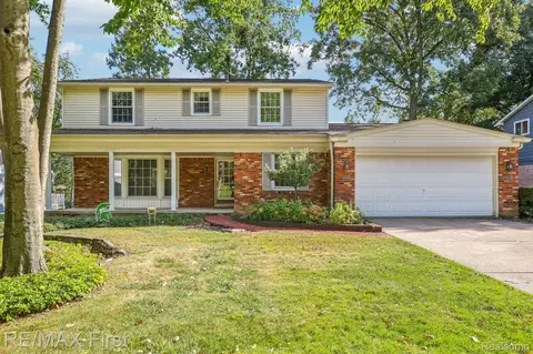 3401 Witherbee Dr, Troy, MI 48084