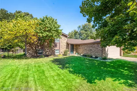 43664 Appomattox Ct, Canton, MI 48188