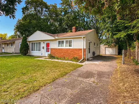 22051 Fern St, Oak Park, MI 48237