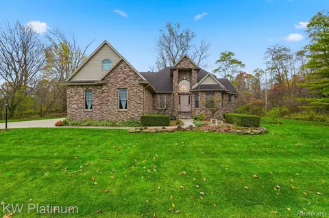 3365 Shorewood Ave, Fort Gratiot, MI 48059
