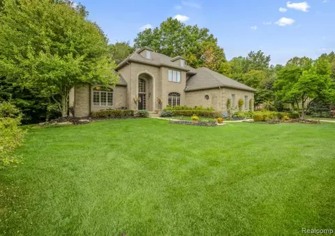 7809 Haverhill Ct N, Canton, MI 48187