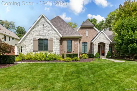 2310 Medinah Ct, Commerce, MI 48382