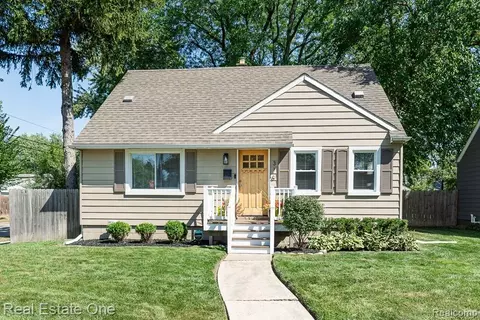 316 N Edgeworth Ave, Royal Oak, MI 48067
