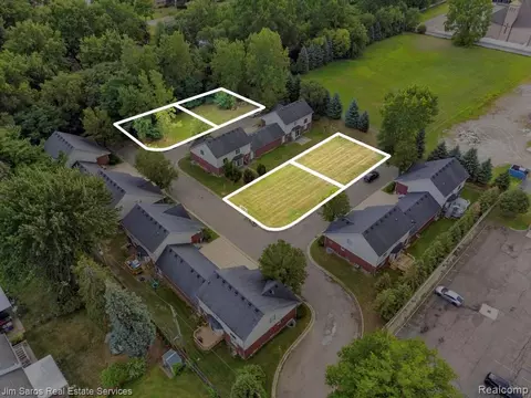 4580 Hampton, Warren, MI 48092