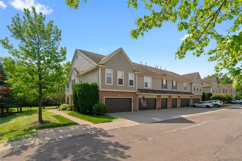 2065 Pinecroft Dr, Canton, MI 48188