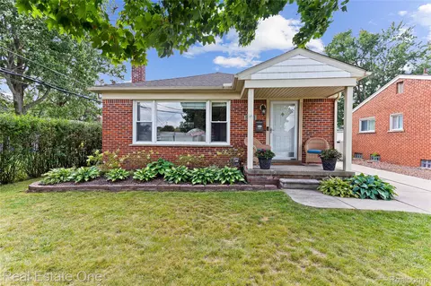 32431 Anita Dr, Westland, MI 48185