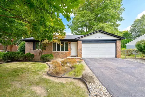 23460 Meadowbrook Rd, Novi, MI 48375