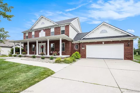 9024 Woodridge Dr, Davison, MI 48423